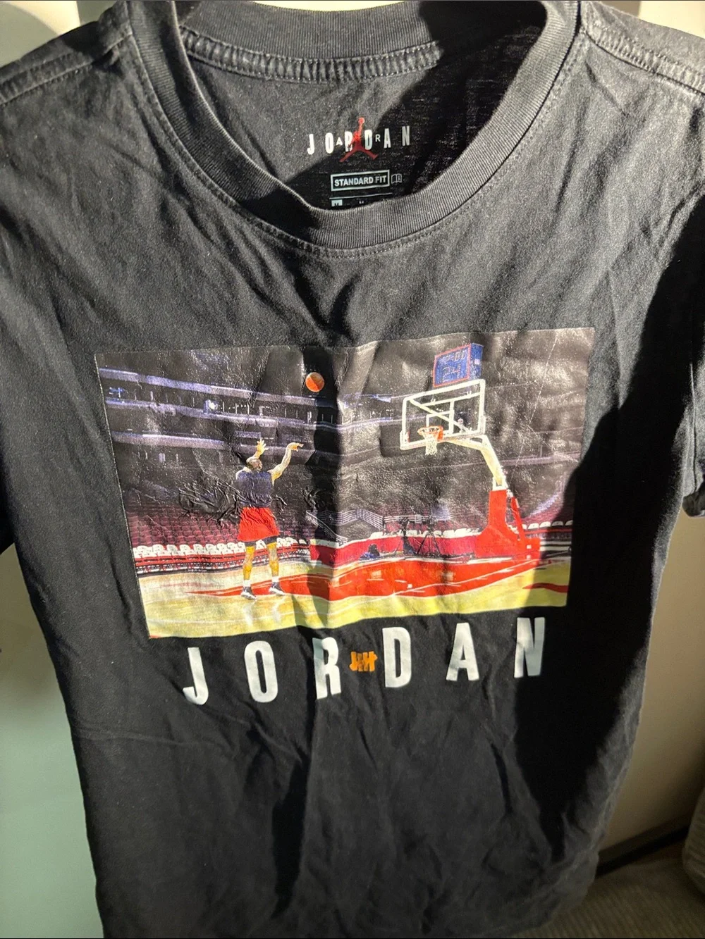 Jordan Black Graphic Basketball Scene Tee